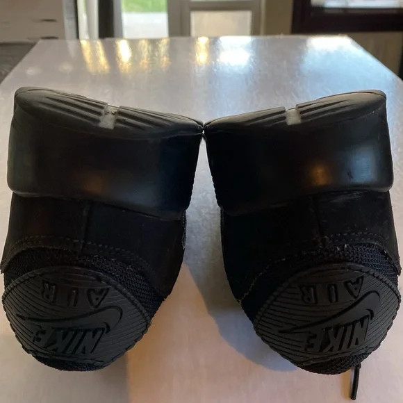 NIKE AIRMAX Men’s Triple Black Sneakers CN8490-003 Size 11.5 US - Picture 6 of 9